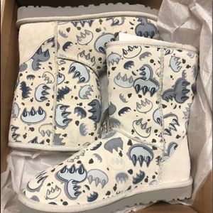 UGGS CLASSIC SHORT GRAFFITI Women's Size 6 New